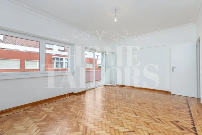 Apartamento T3 para Arrendamento em Santo António