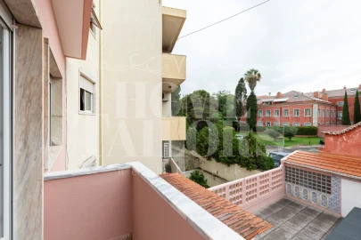 Apartamento T3 para Arrendamento em Santo António
