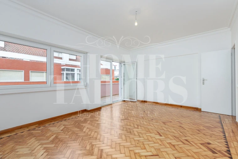 Apartamento T3 para Arrendamento em Santo António Foto 2