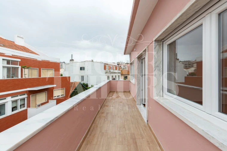 Apartamento T3 para Arrendamento em Santo António Foto 3