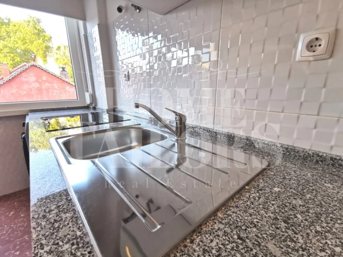 Apartamento T3 para Arrendamento em Santo António Foto 7