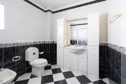 Moradia T4 para Venda em Loule (São Clemente)