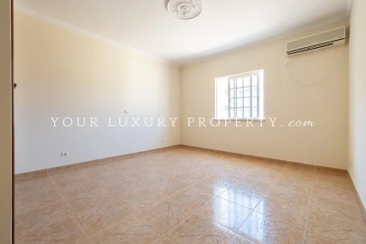 Moradia T4 para Venda em Loule (São Clemente)