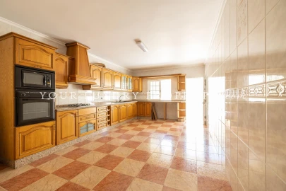 Moradia T4 para Venda em Loule (São Clemente)