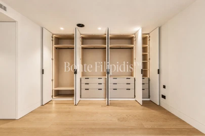 Apartamento T4 para Venda em Carcavelos e Parede