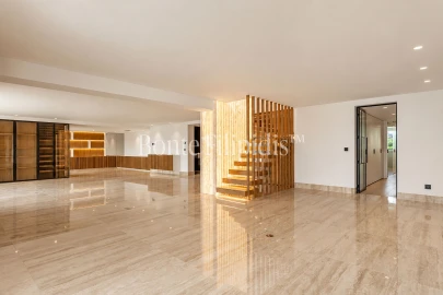 Apartamento T4 para Venda em Carcavelos e Parede