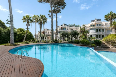 Apartamento T4 para Venda em Carcavelos e Parede