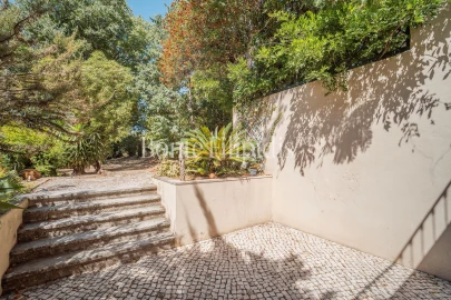Moradia T7 para Venda em Penha de França