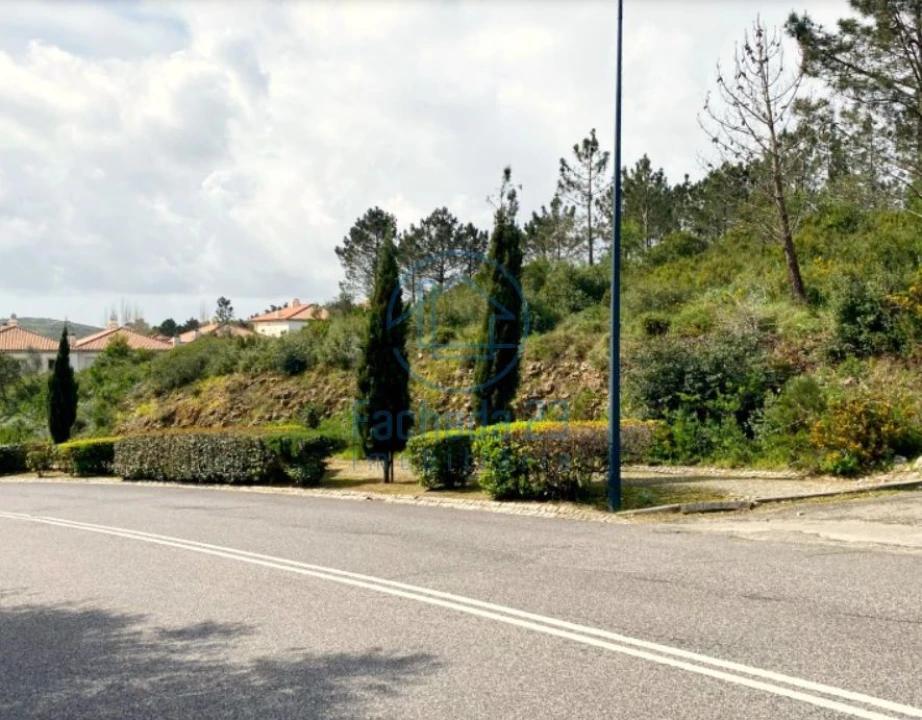 Terreno para Venda em Agualva e Mira-Sintra Foto 1