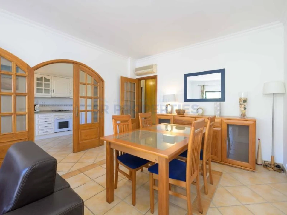 Apartamento T2 para Venda em Quarteira Foto 7