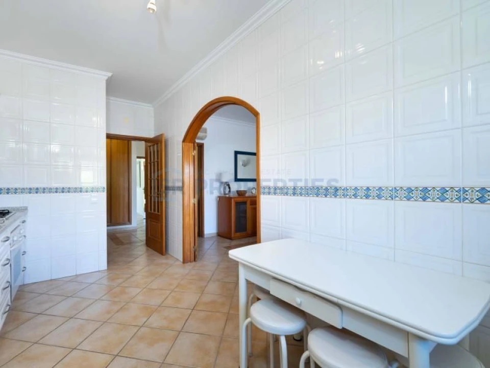 Apartamento T2 para Venda em Quarteira Foto 18