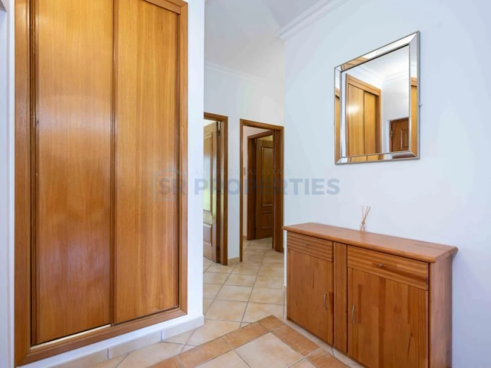 Apartamento T2 para Venda em Quarteira Foto 11