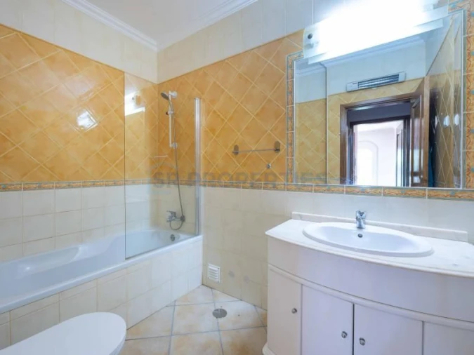 Apartamento T2 para Venda em Quarteira Foto 15