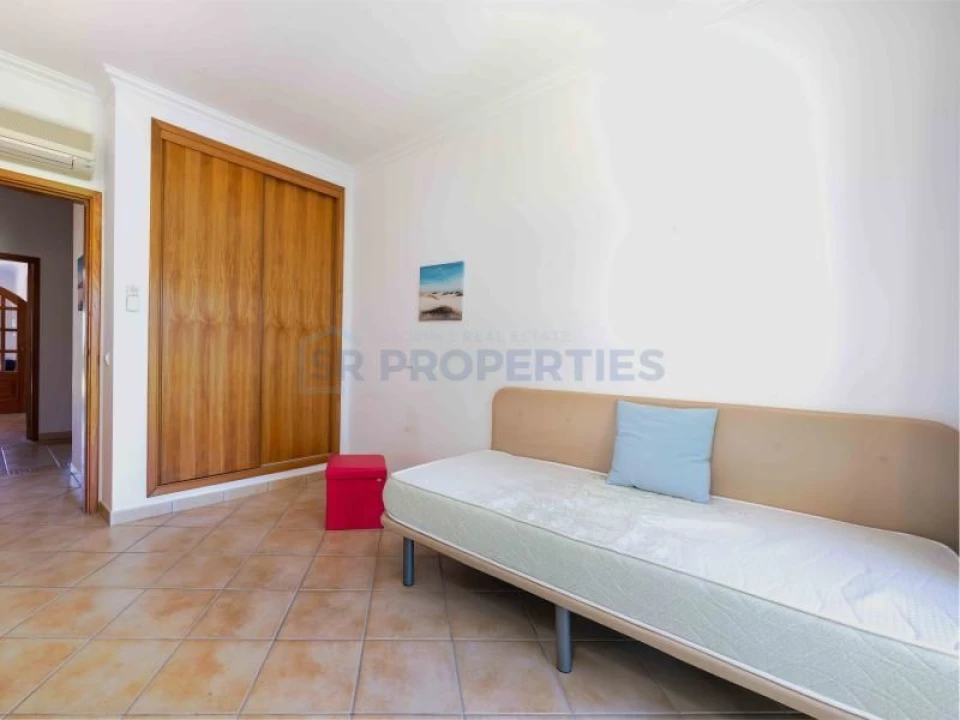 Apartamento T2 para Venda em Quarteira Foto 17