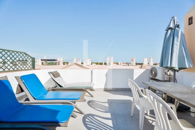 Apartamento T2 para Arrendamento férias em Quarteira Foto 28