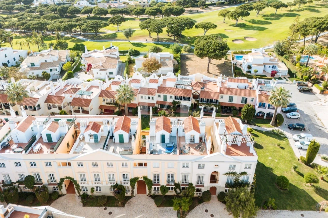 Apartamento T2 para Arrendamento férias em Quarteira Foto 36