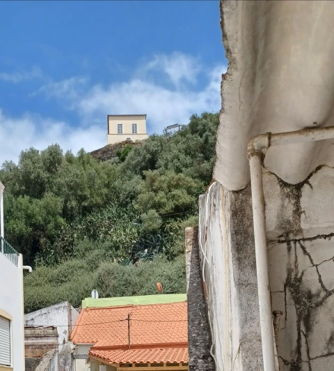 Moradia T2 para Venda em Santa Maria do Castelo e Santiago e Santa Susana