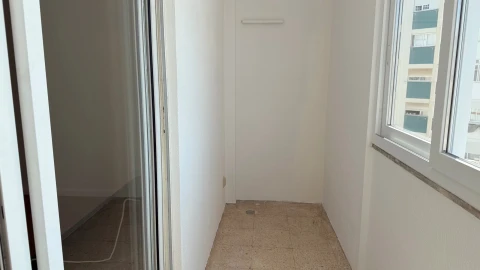 Apartamento T1 para Arrendamento em Oeiras e São Julião da Barra, Paço de Arcos e Caxias