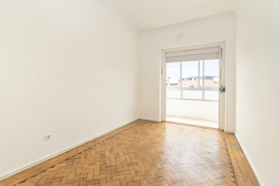 Apartamento T2 para Venda em Odivelas Foto 3