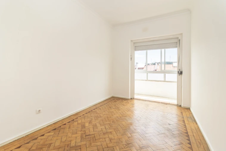 Apartamento T2 para Venda em Odivelas Foto 3