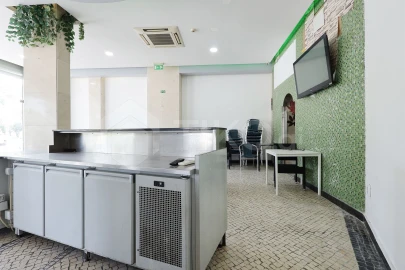 Negócio para Venda em Baixa da Banheira e Vale da Amoreira