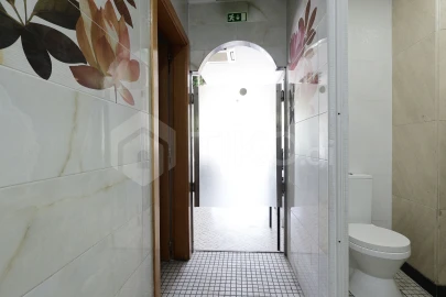 Negócio para Venda em Baixa da Banheira e Vale da Amoreira