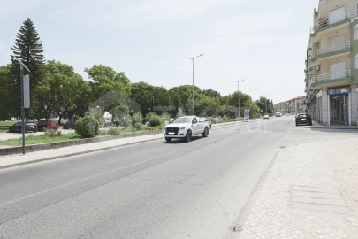 Negócio para Venda em Baixa da Banheira e Vale da Amoreira