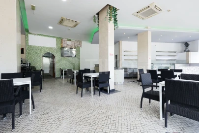 Negócio para Venda em Baixa da Banheira e Vale da Amoreira