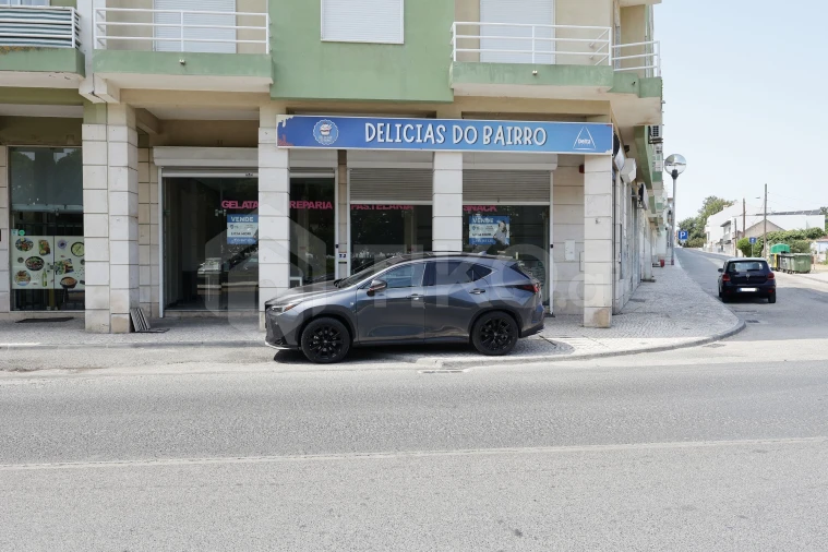 Negócio para Venda em Baixa da Banheira e Vale da Amoreira Foto 22