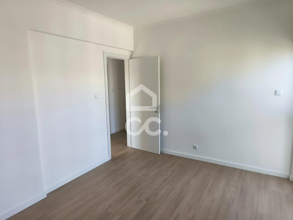 Apartamento T3 para Venda em Mina de Água Foto 11