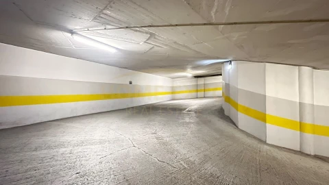 Apartamento T5 para Venda em Parque das Nações