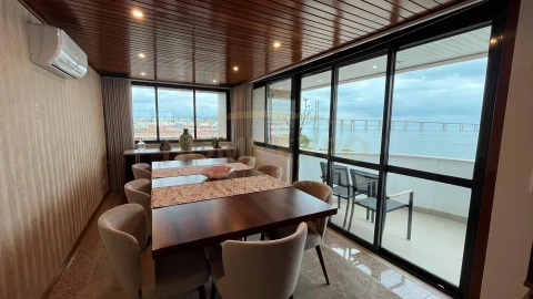 Apartamento T5 para Venda em Parque das Nações
