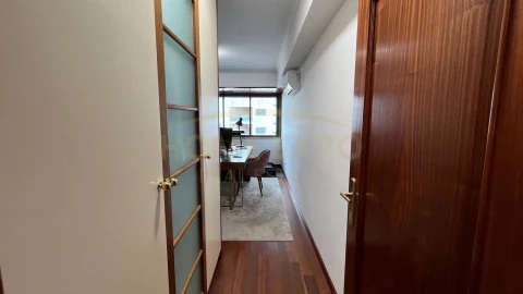 Apartamento T5 para Venda em Parque das Nações