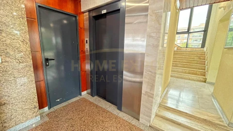 Apartamento T5 para Venda em Parque das Nações