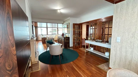 Apartamento T5 para Venda em Parque das Nações