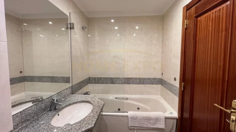 Apartamento T5 para Venda em Parque das Nações