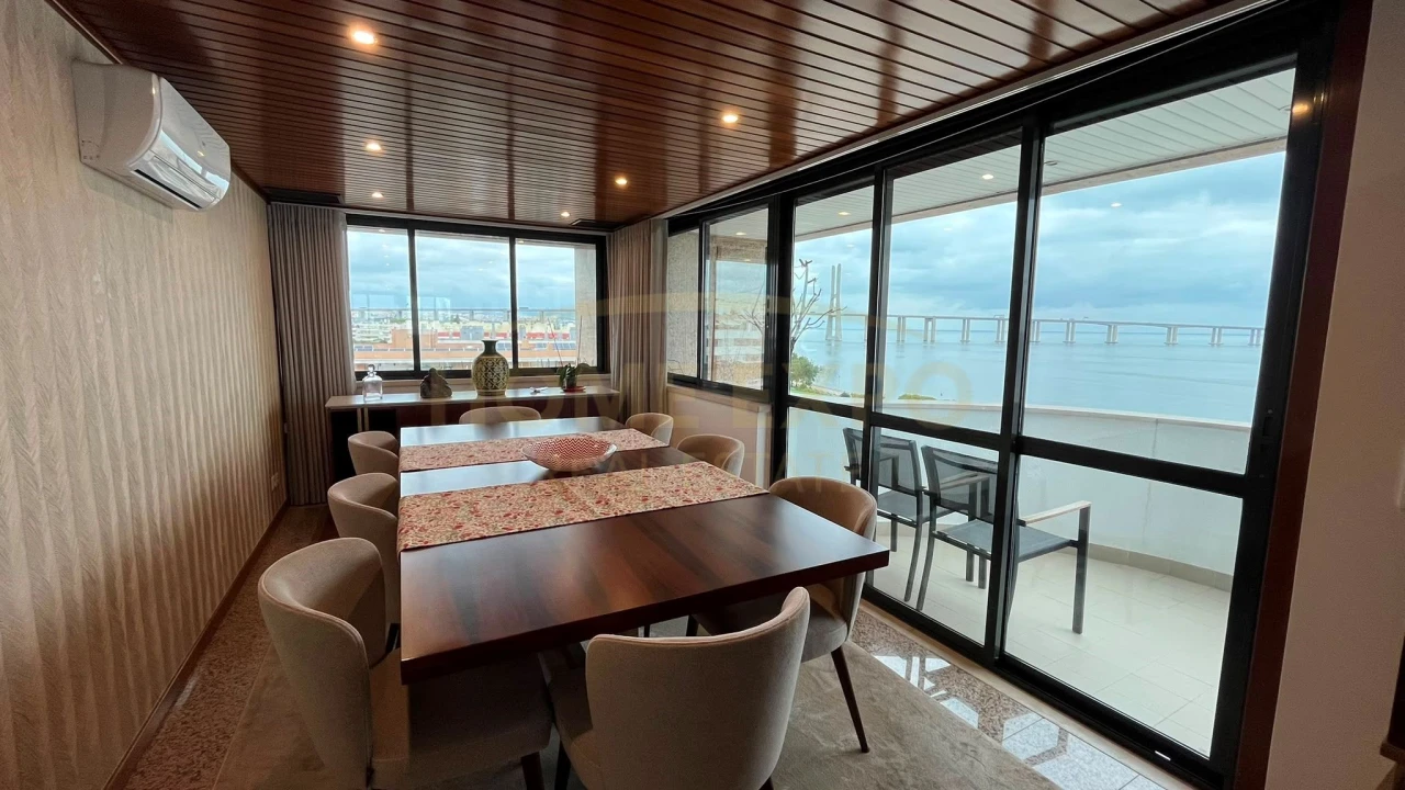 Apartamento T5 para Venda em Parque das Nações Foto 8