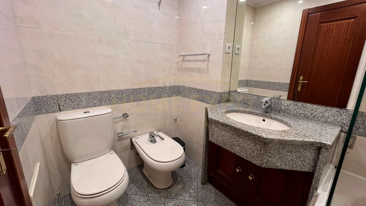 Apartamento T5 para Venda em Parque das Nações Foto 25