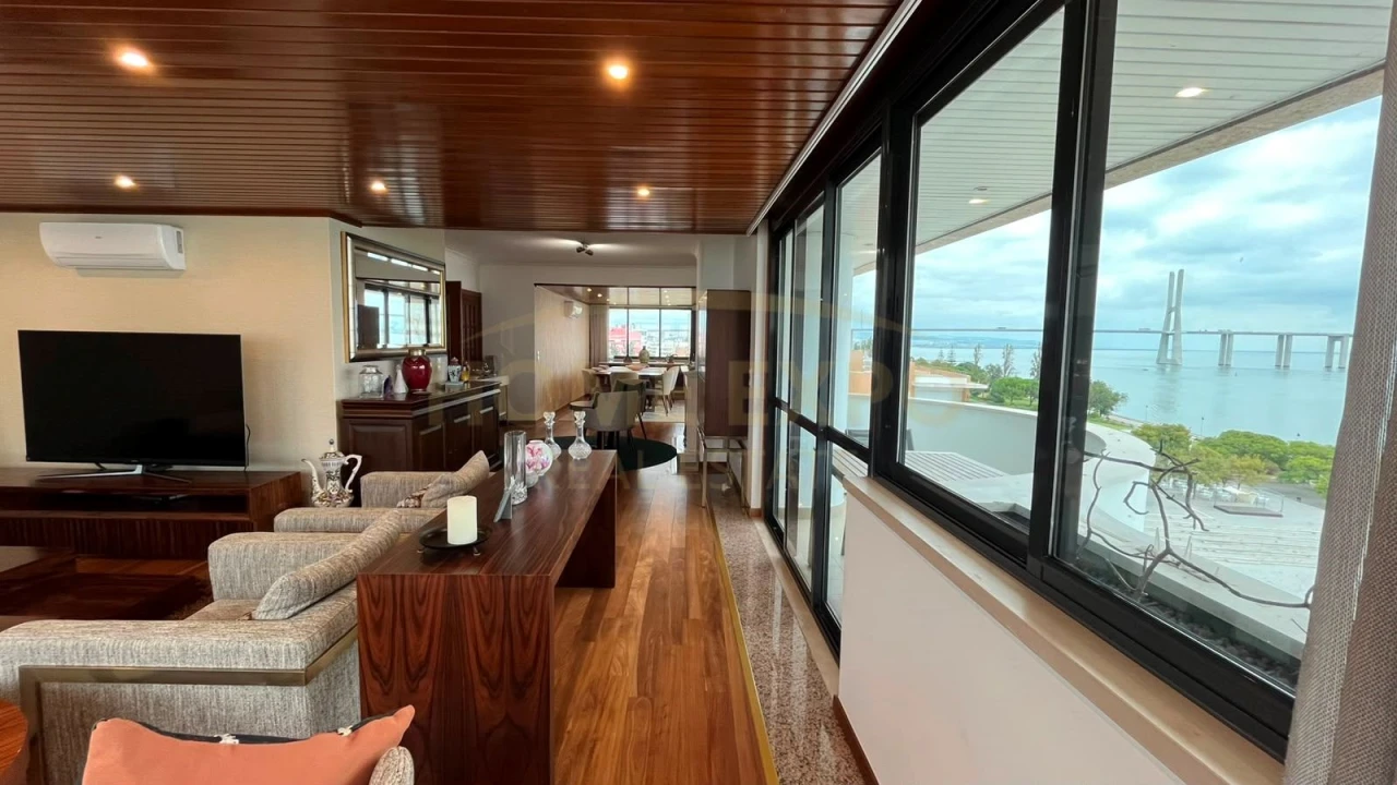 Apartamento T5 para Venda em Parque das Nações Foto 1