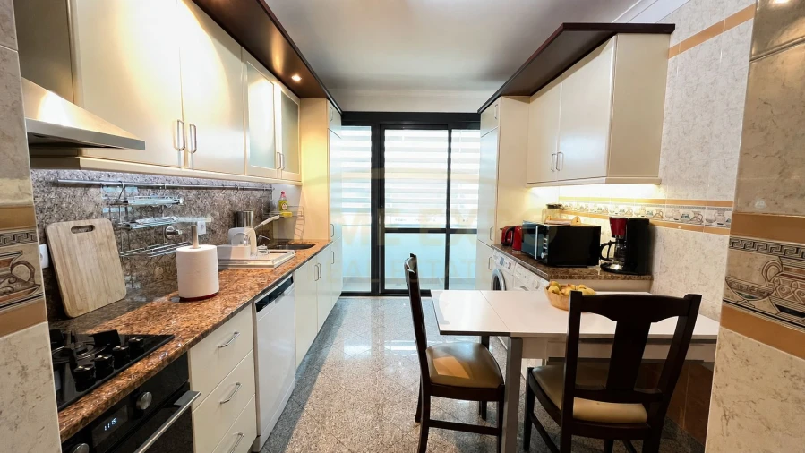 Apartamento T5 para Venda em Parque das Nações Foto 12