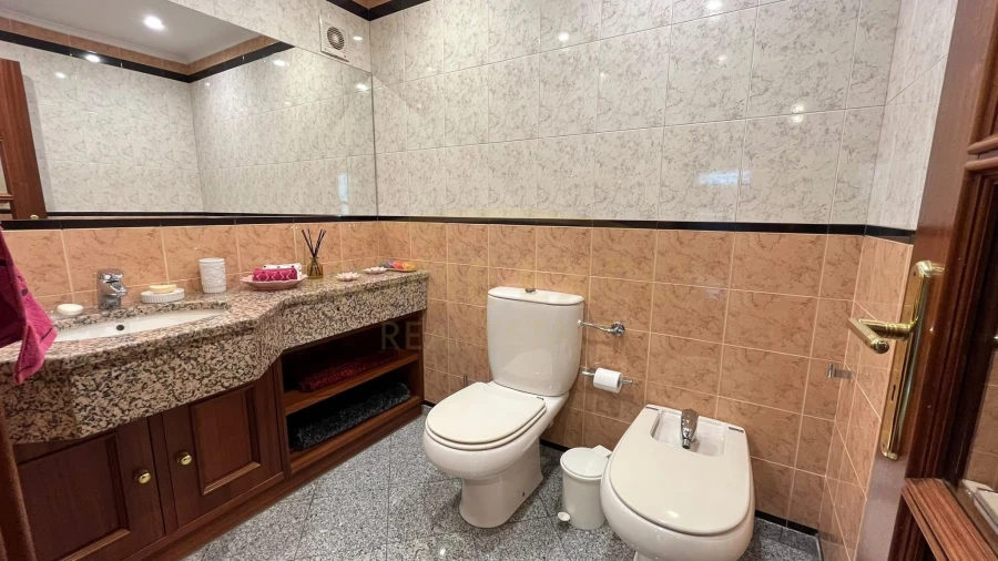 Apartamento T5 para Venda em Parque das Nações Foto 34
