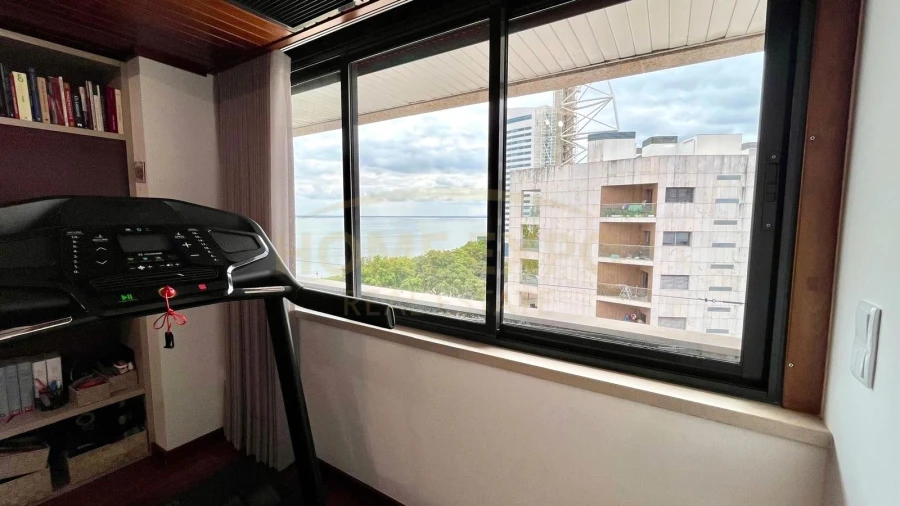 Apartamento T5 para Venda em Parque das Nações Foto 18