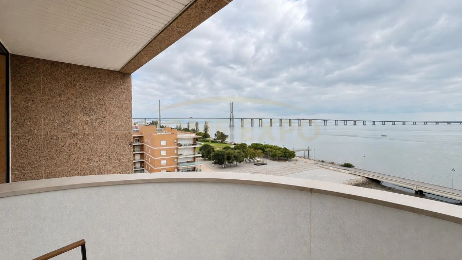 Apartamento T5 para Venda em Parque das Nações Foto 9
