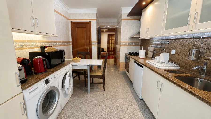 Apartamento T5 para Venda em Parque das Nações Foto 11