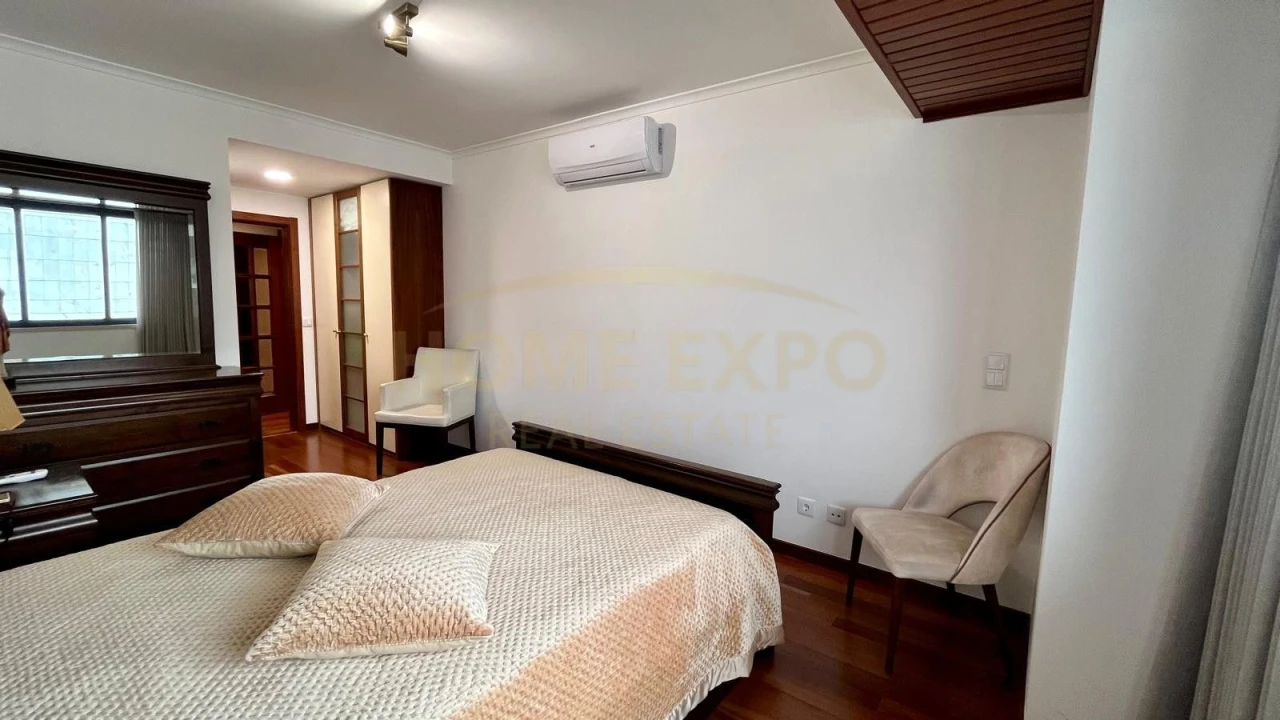 Apartamento T5 para Venda em Parque das Nações Foto 32