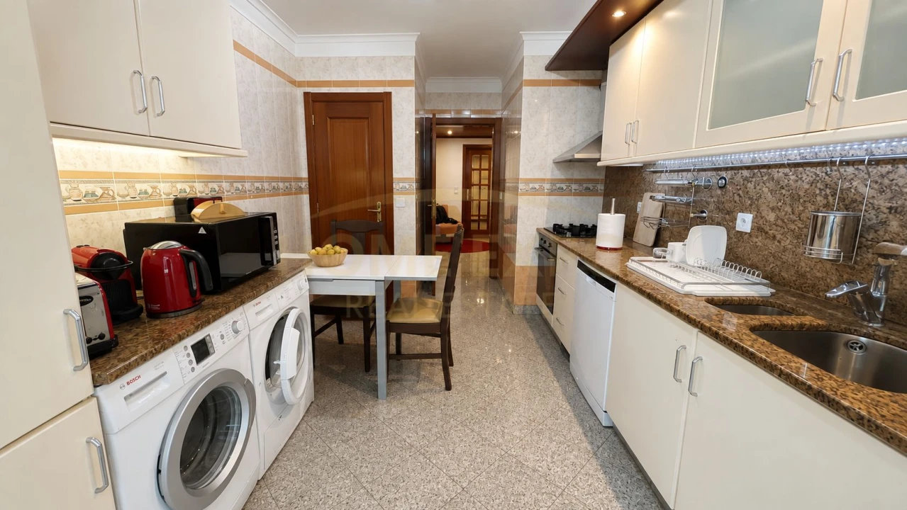 Apartamento T5 para Venda em Parque das Nações Foto 11