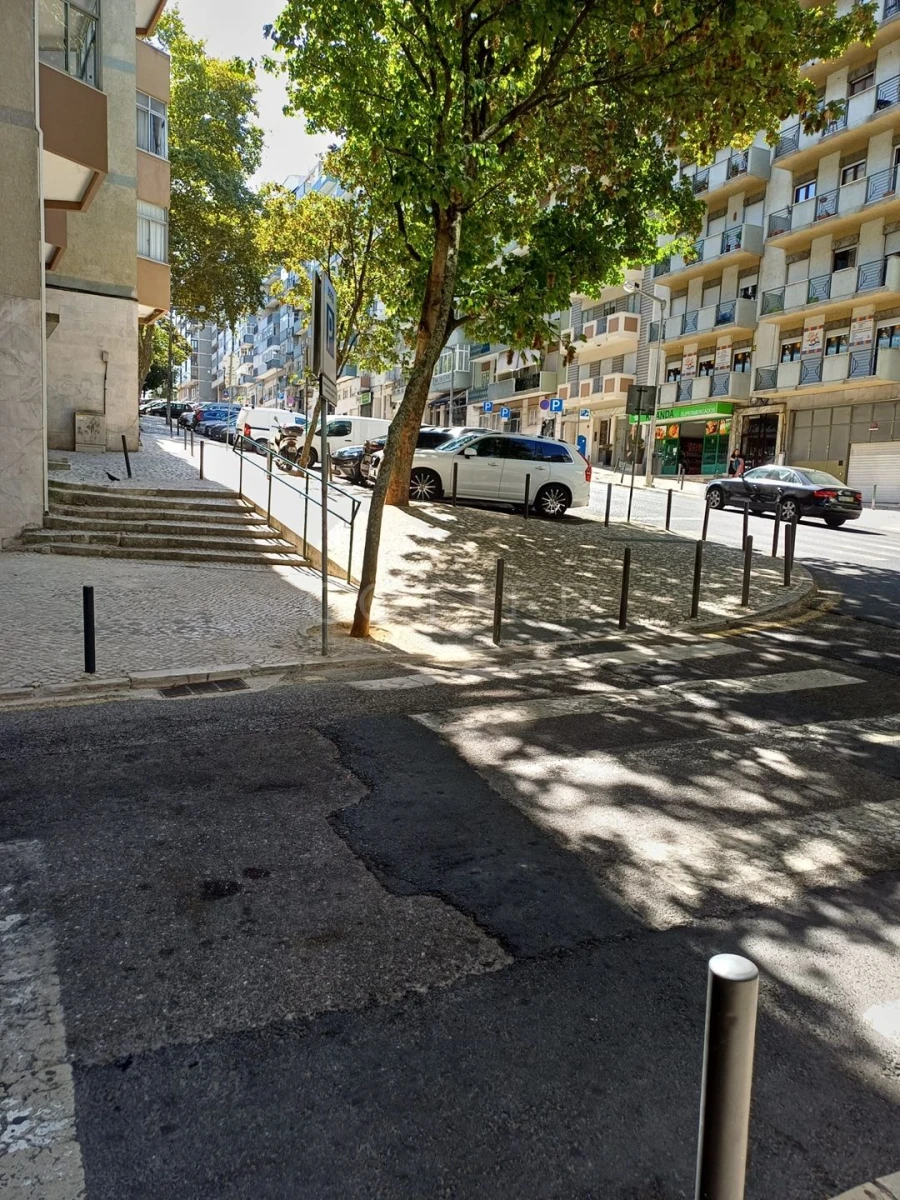 Apartamento T3 para Venda em Benfica Foto 5