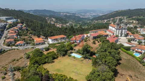 Moradia T5 para Venda em Idães