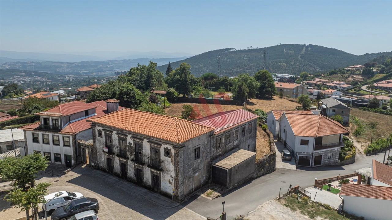 Moradia T5 para Venda em Idães Foto 6