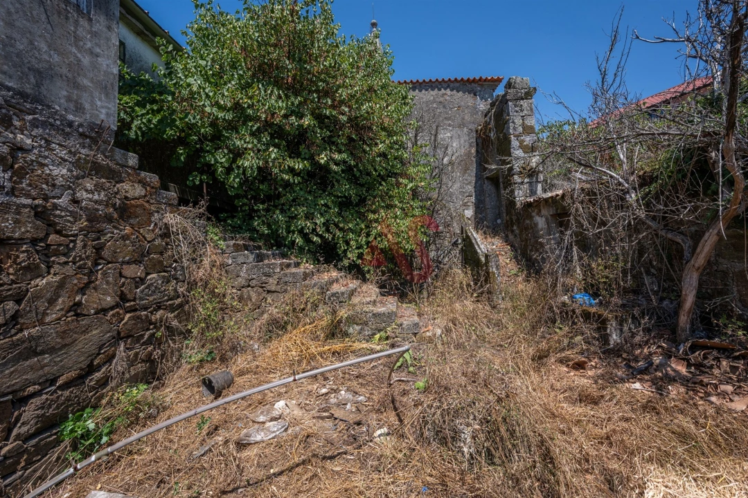 Moradia T5 para Venda em Idães Foto 18